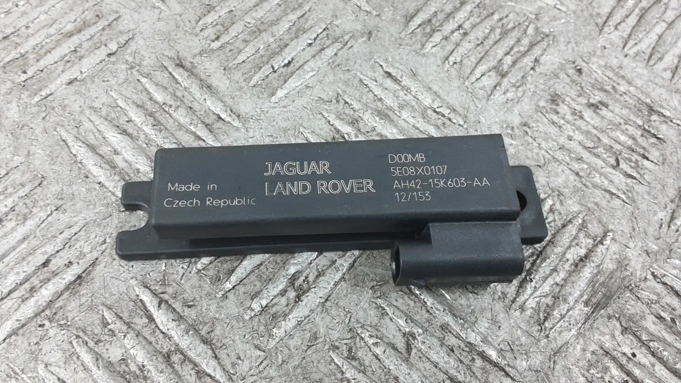Антенна  к Land Rover Range Rover 2012