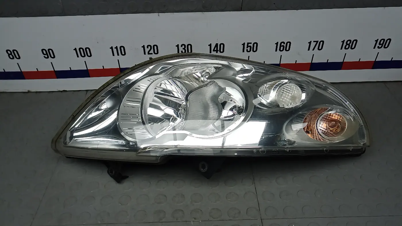Фара правая к Opel Super Six 2012