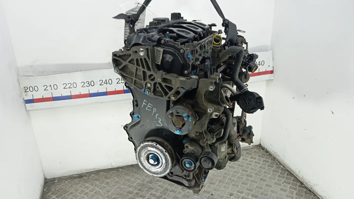Двигатель к Opel Vivaro 2007