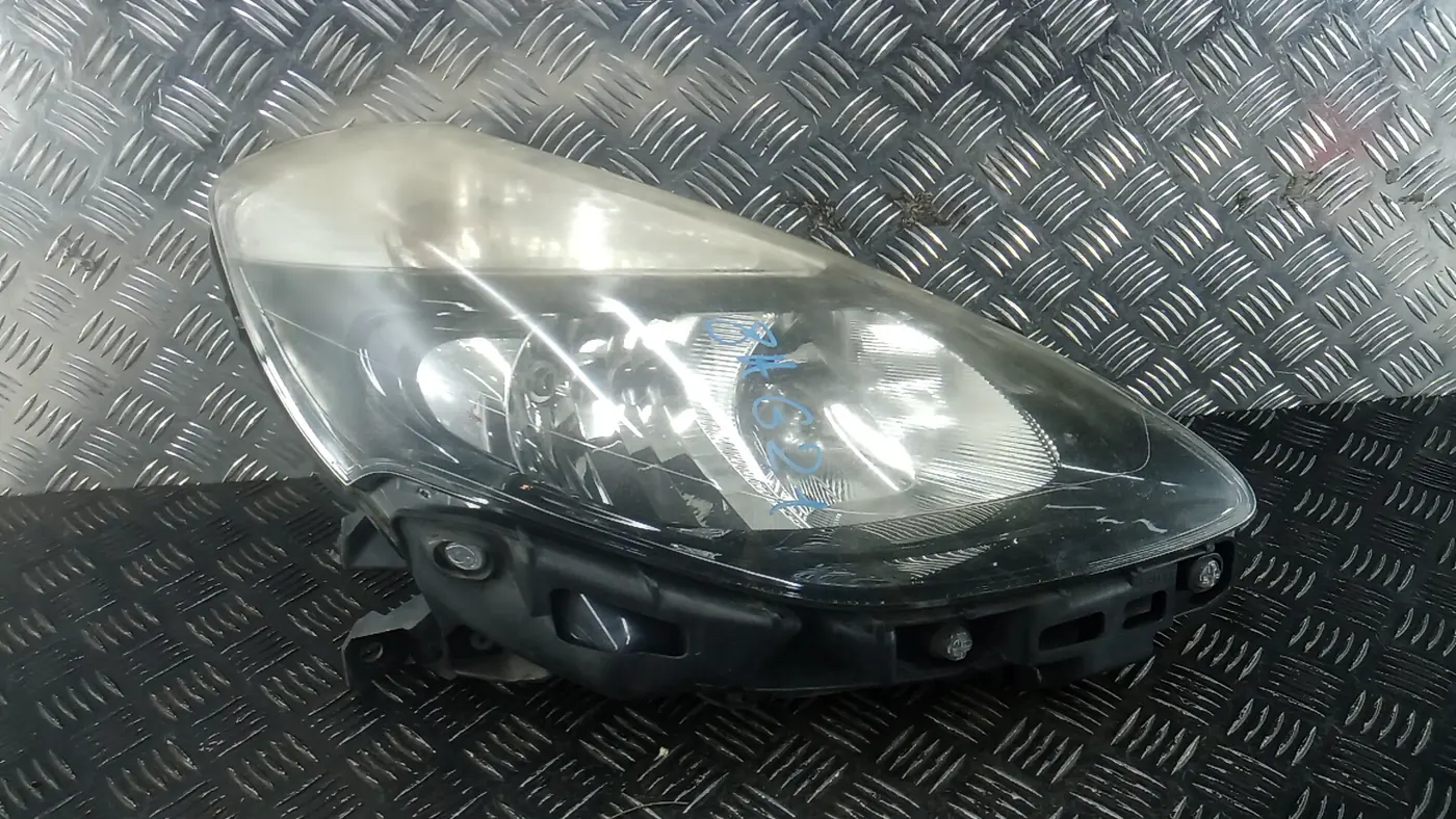 Фара правая к Renault Clio 2011