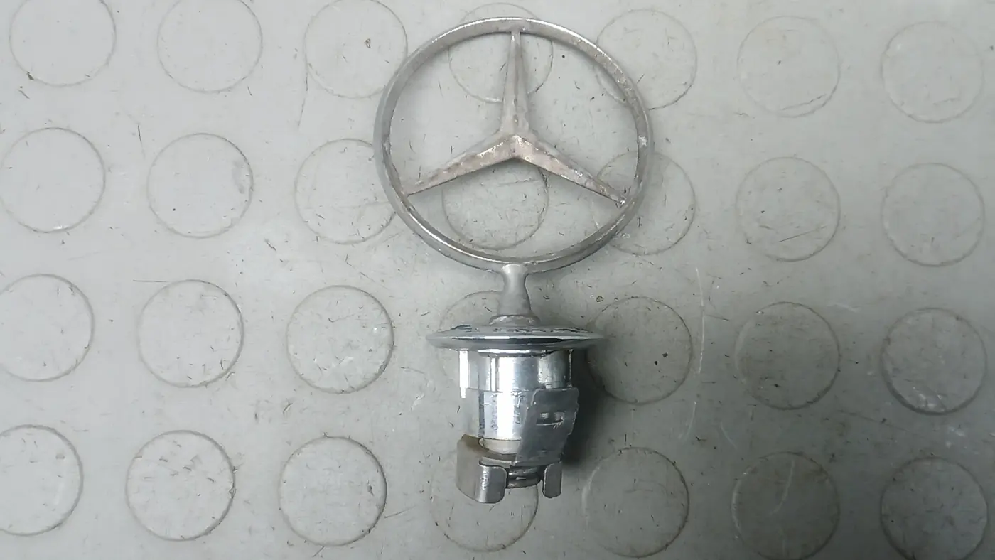Эмблема к Mercedes-Benz C-klasse 2009