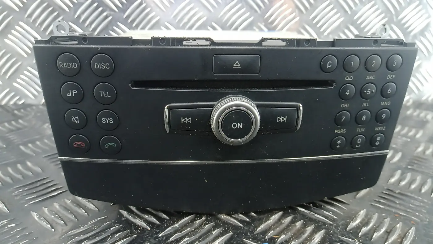 Магнитола к Mercedes-Benz C-klasse 2008