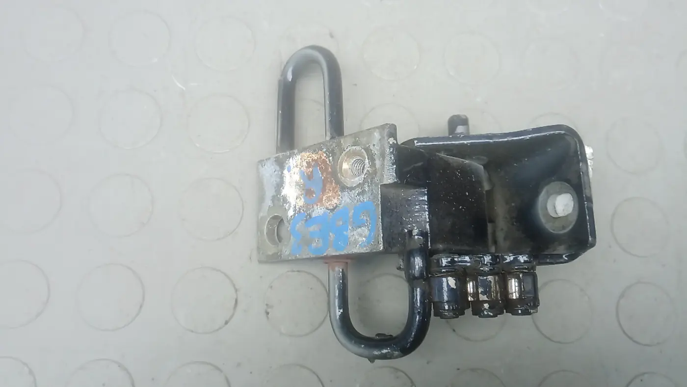 Петли к Audi A6 2000