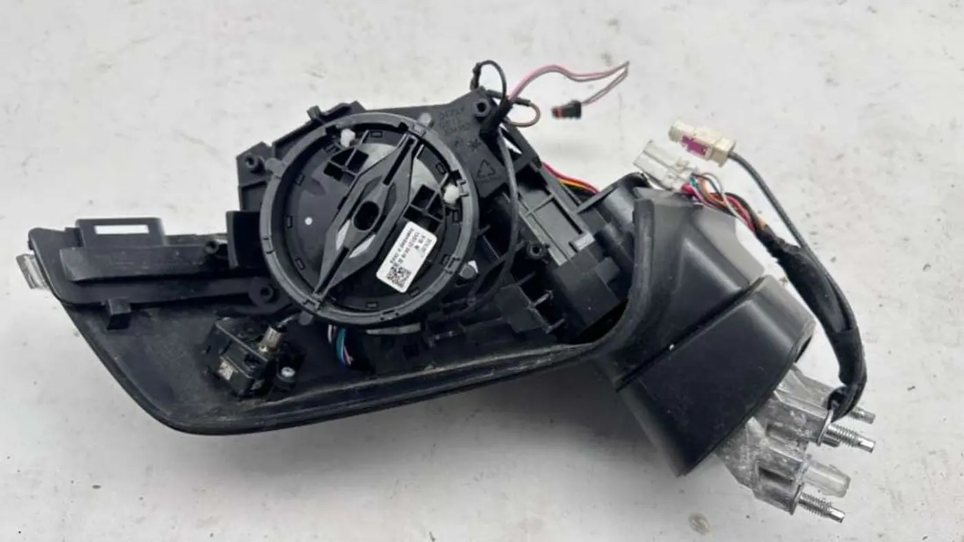 Корпус зеркала к Geely Geometry C 2022