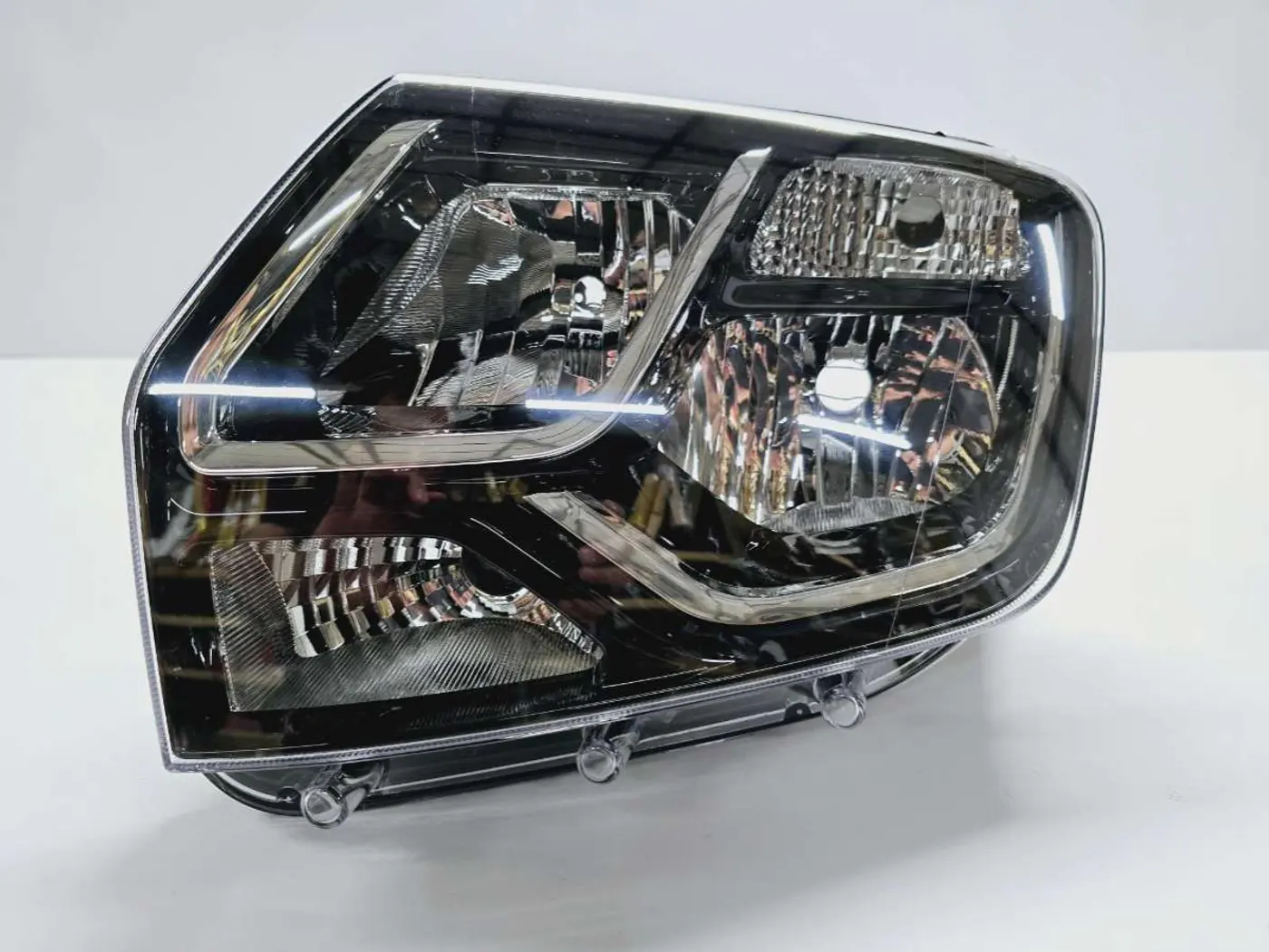 Фара левая к Renault Duster 2019