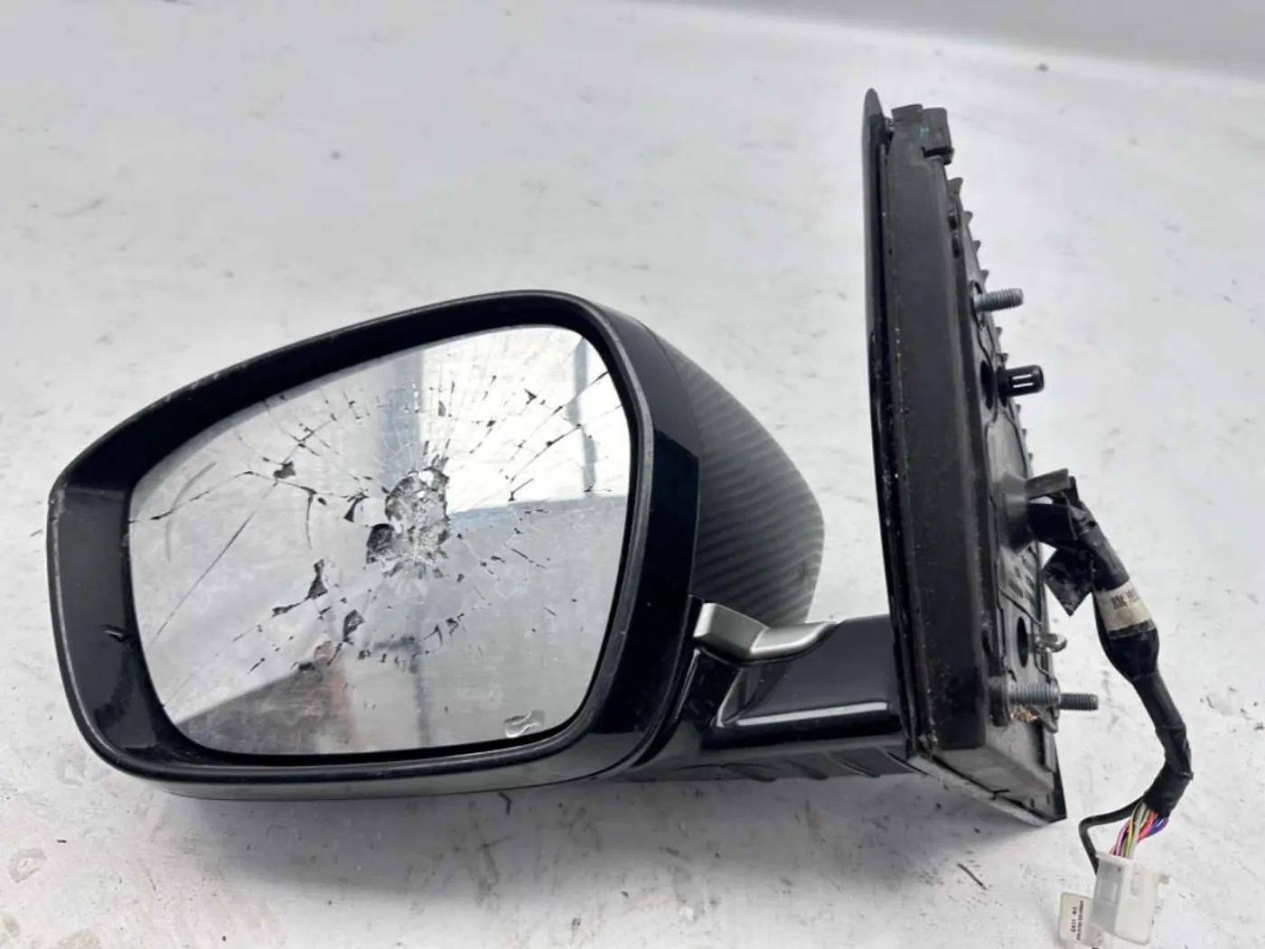 Корпус зеркала к Geely Coolray 2021