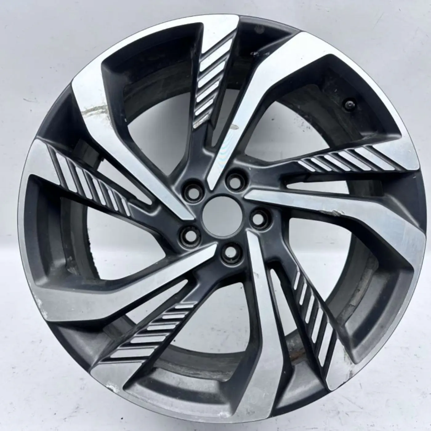 Диск литой к Geely Monjaro 2023
