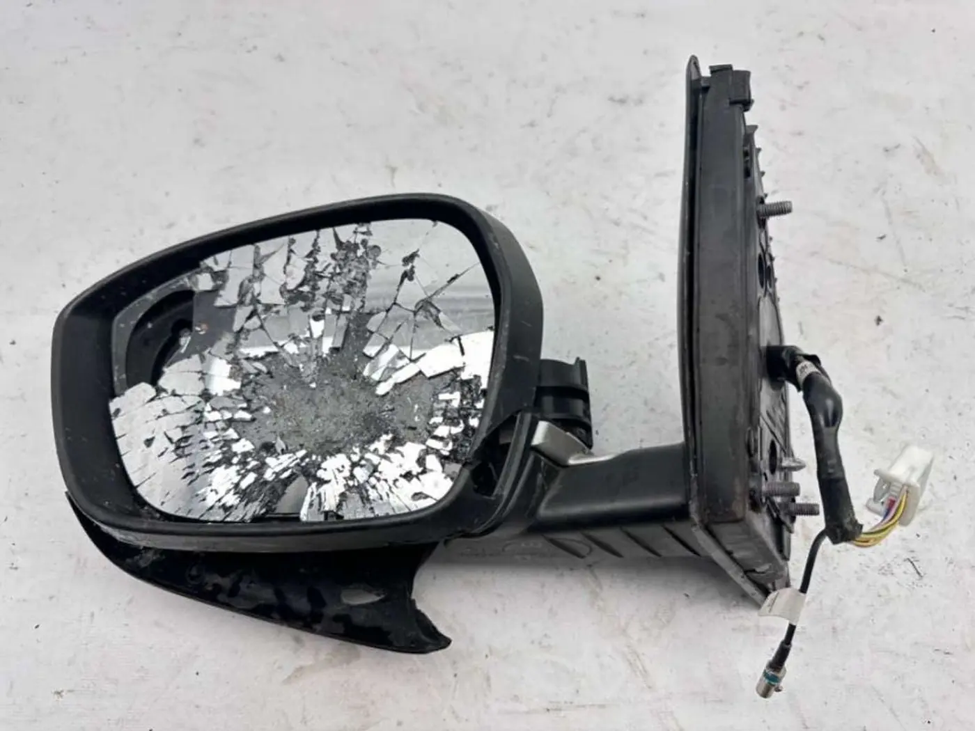 Корпус зеркала к Geely Coolray 2021