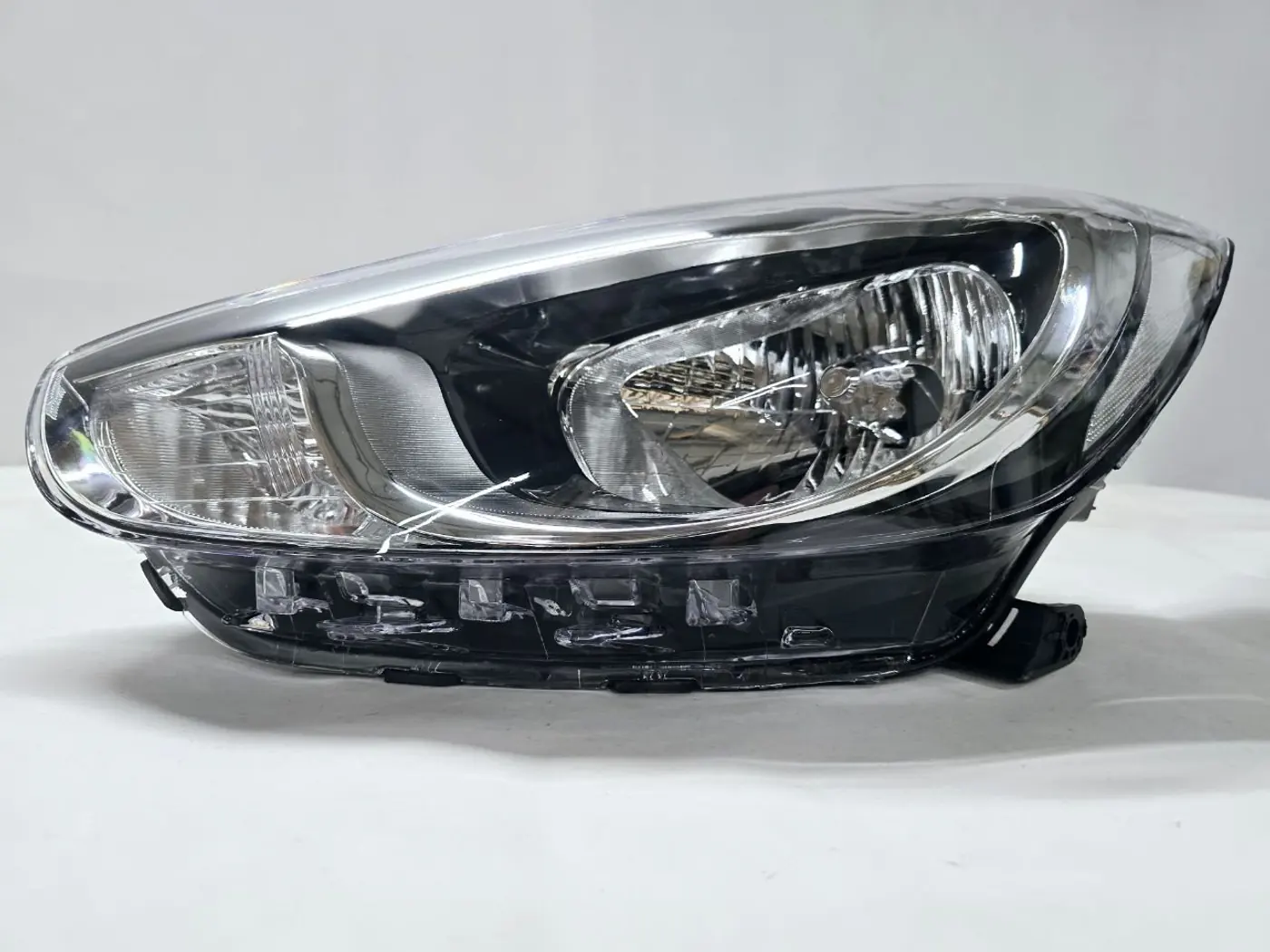 Фара левая к Hyundai Accent 2012