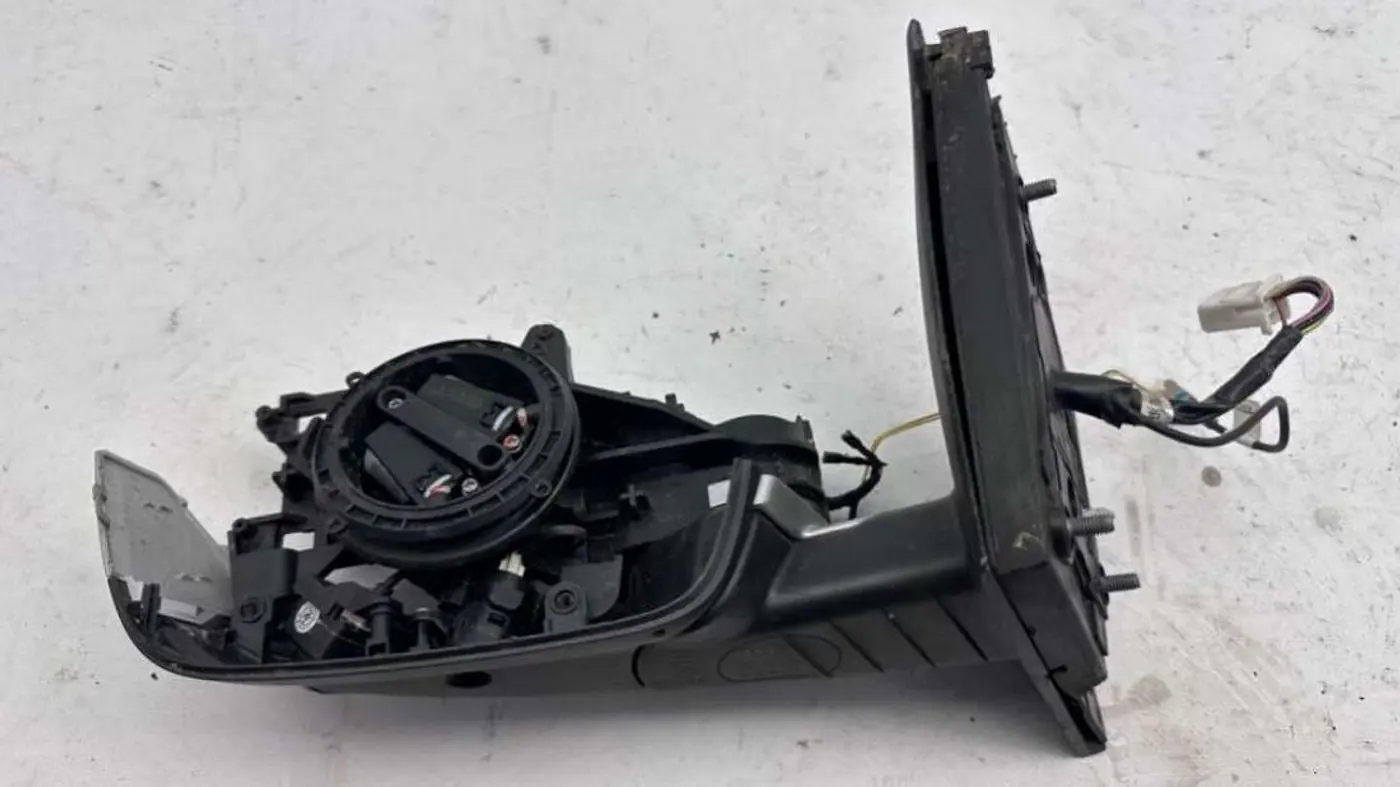 Корпус зеркала к Geely Coolray 2021