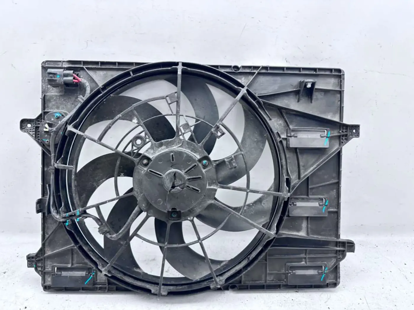 Диффузор вентилятора к Geely Coolray 2021