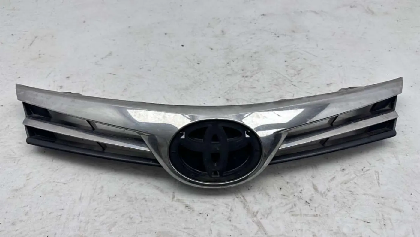 Решетка радиатора к Toyota Corolla 2018