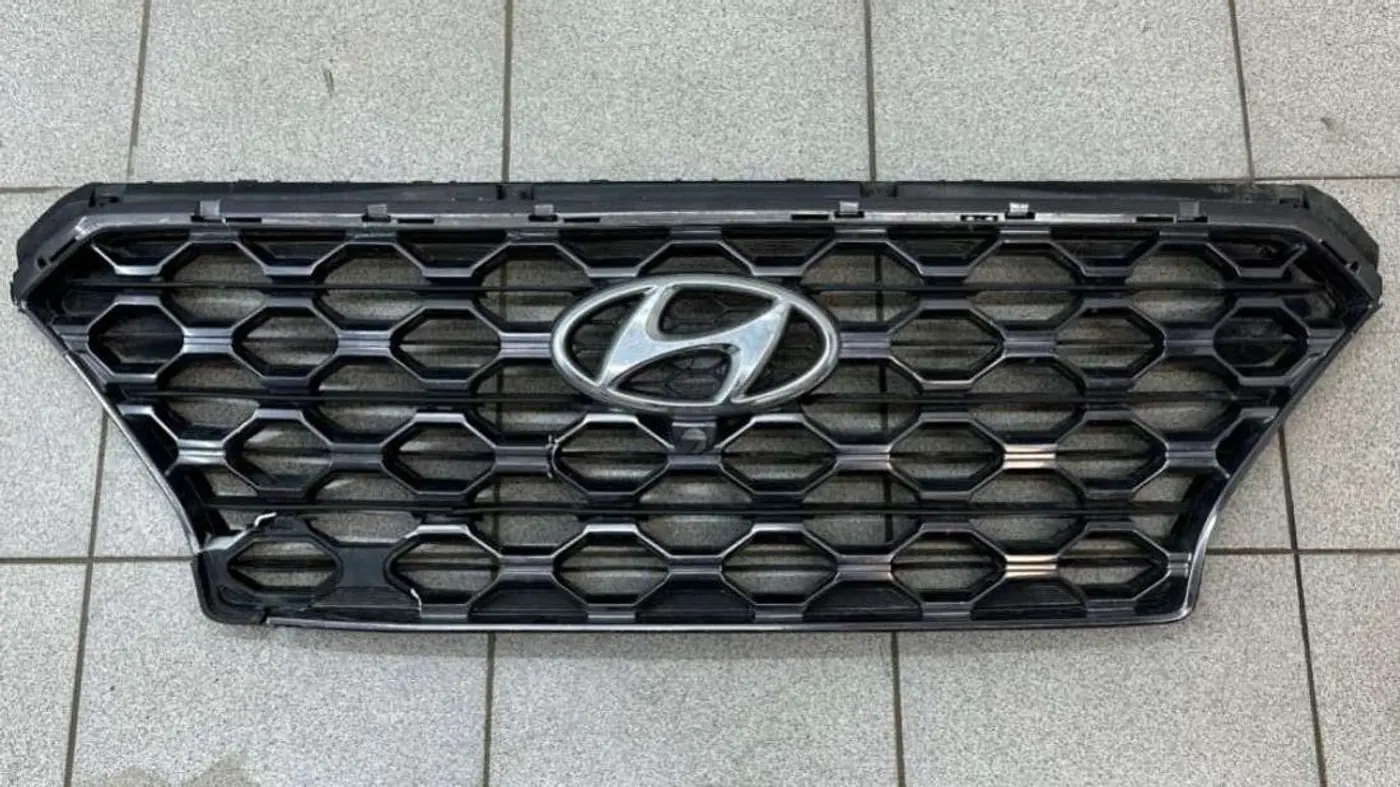 Решетка радиатора к Hyundai Santa Fe 2018