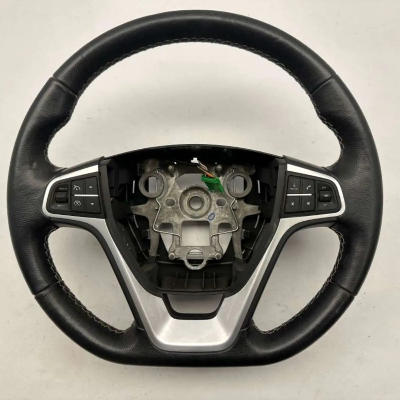 Руль к Geely Atlas 2018