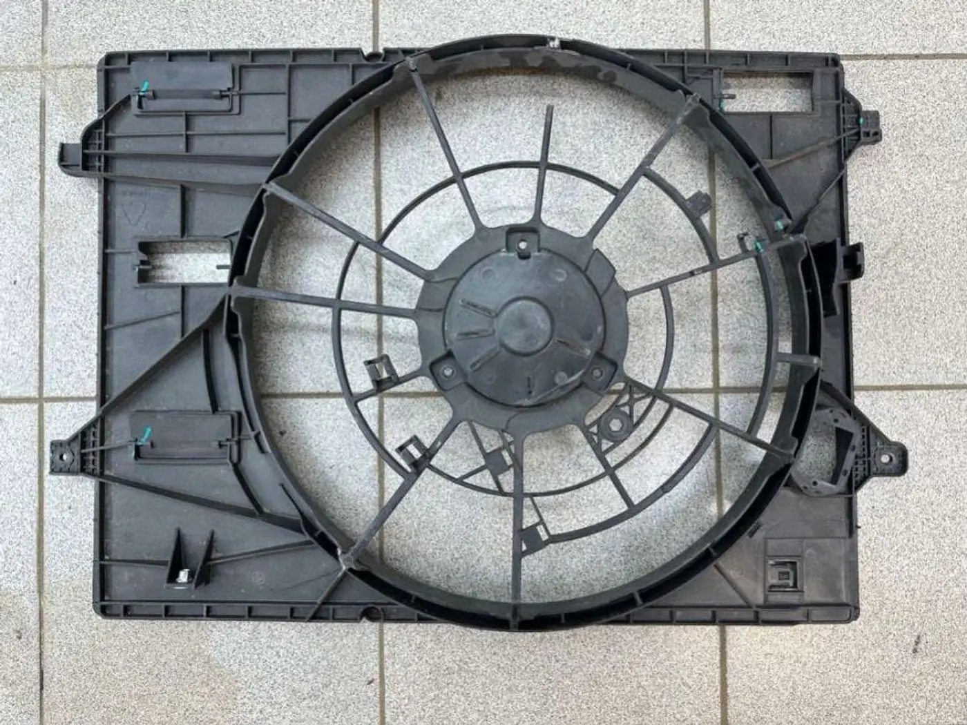Диффузор вентилятора к Geely Coolray 2021