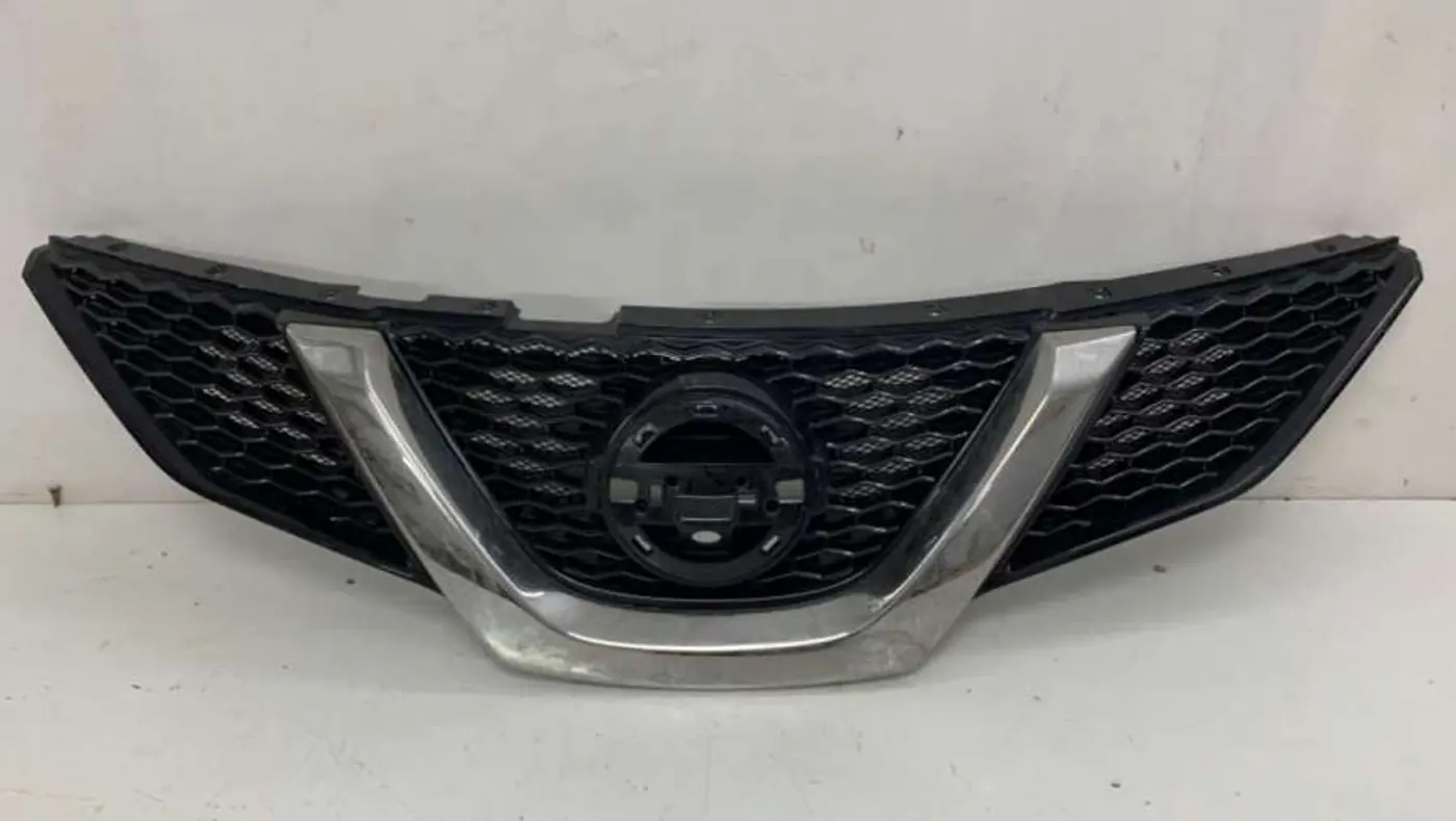 Решетка радиатора к Nissan Qashqai 2015