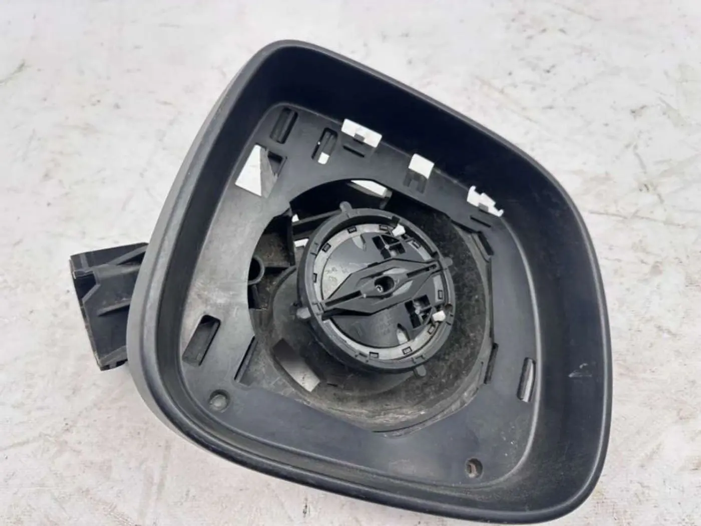 Корпус зеркала к Volkswagen Transporter 2010
