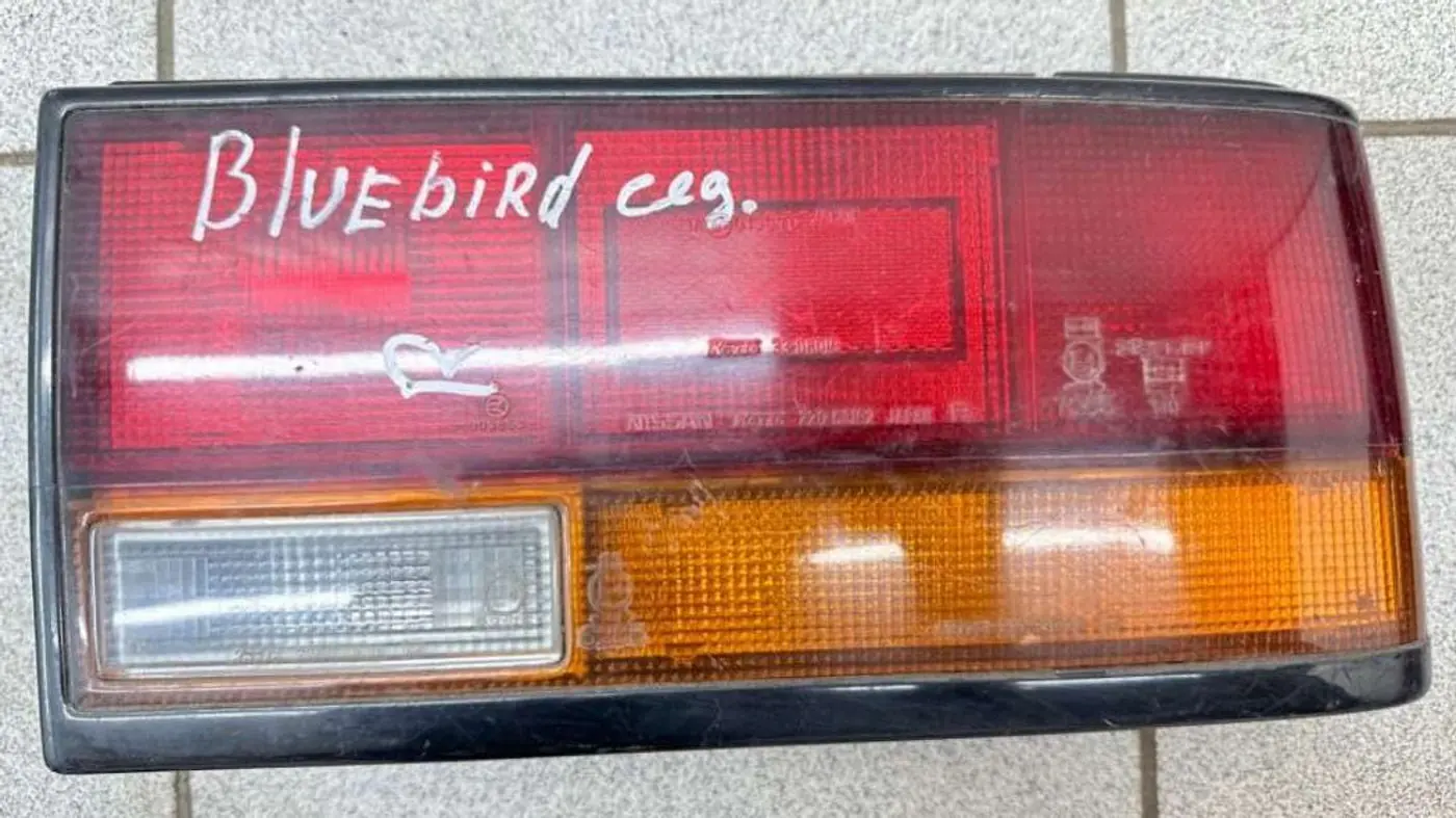 Фонарь задний правый к Nissan Bluebird 1989