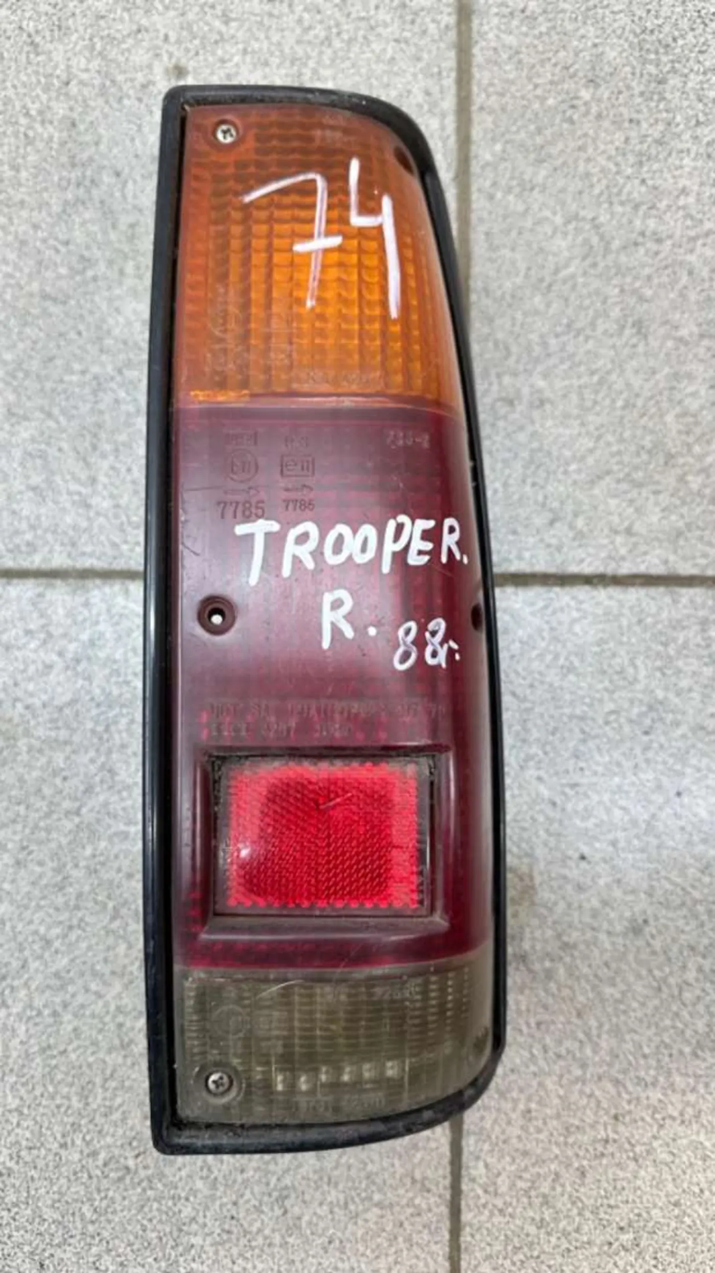 Фонарь задний правый к Isuzu Trooper 1988
