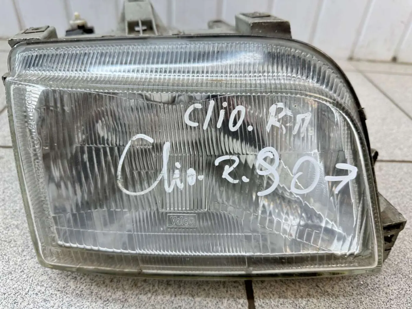 Фара правая к Renault Clio 1994
