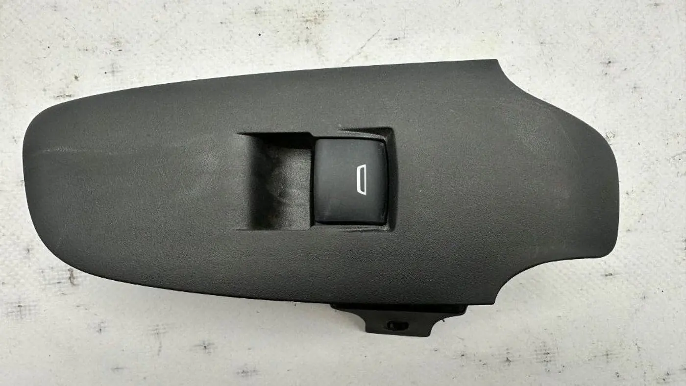 Кнопка стеклоподъемника переднего правого к Buick Encore GX 2022