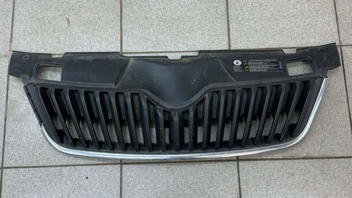 Решетка радиатора к Skoda Roomster 2008