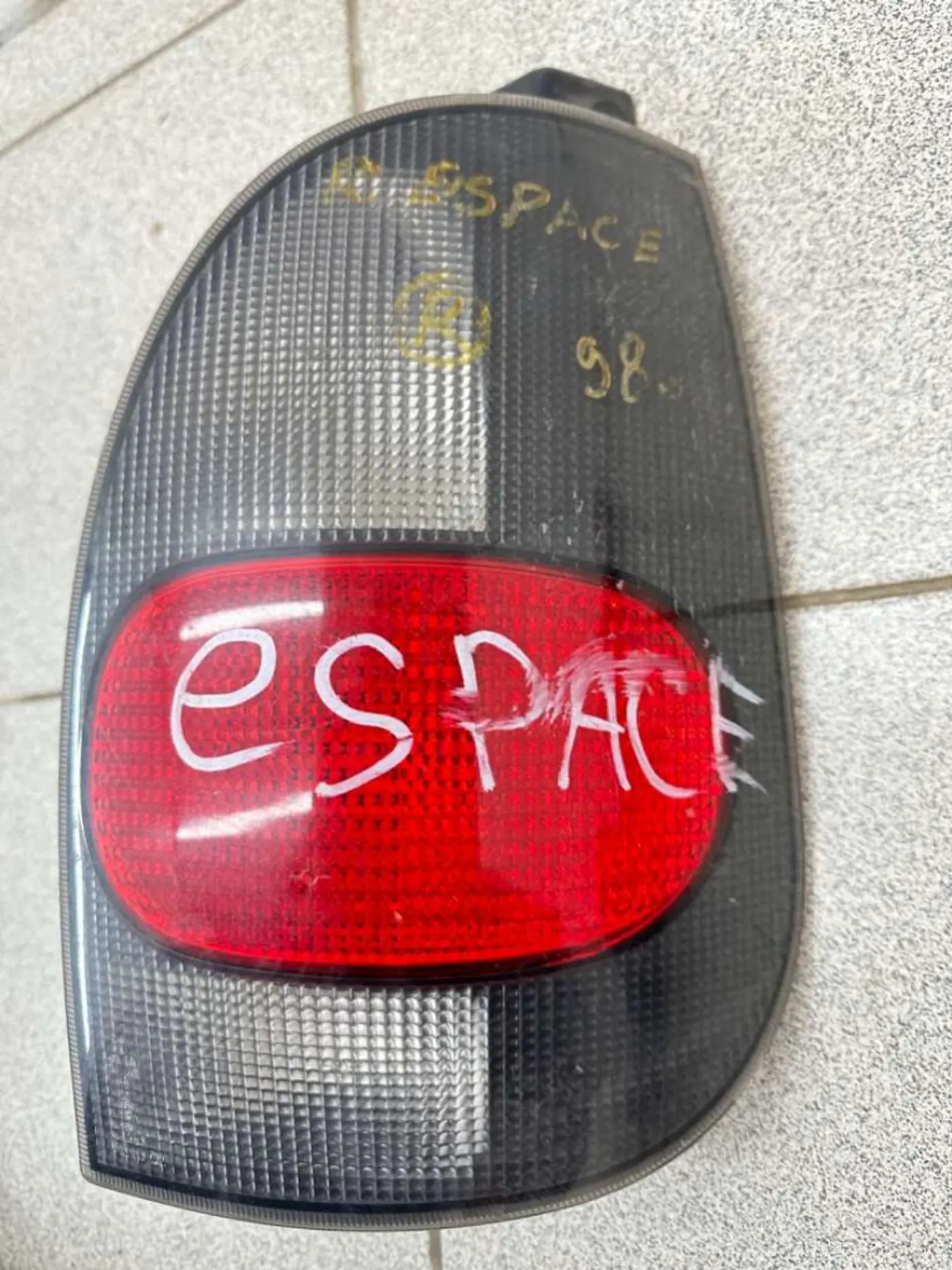 Фонарь задний правый к Renault Espace 1998