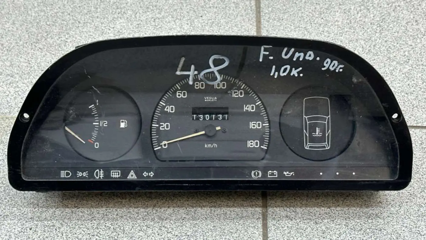 Щиток приборов (приборная панель) к Fiat Uno 1990