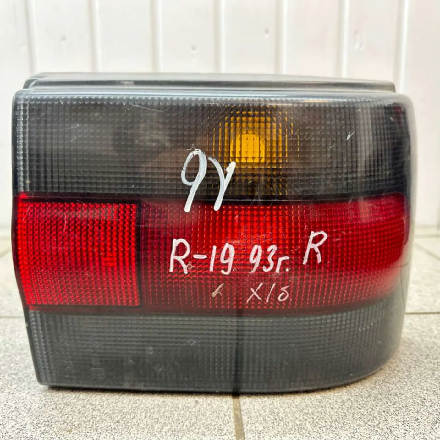 Фонарь задний правый к Renault 19 1993