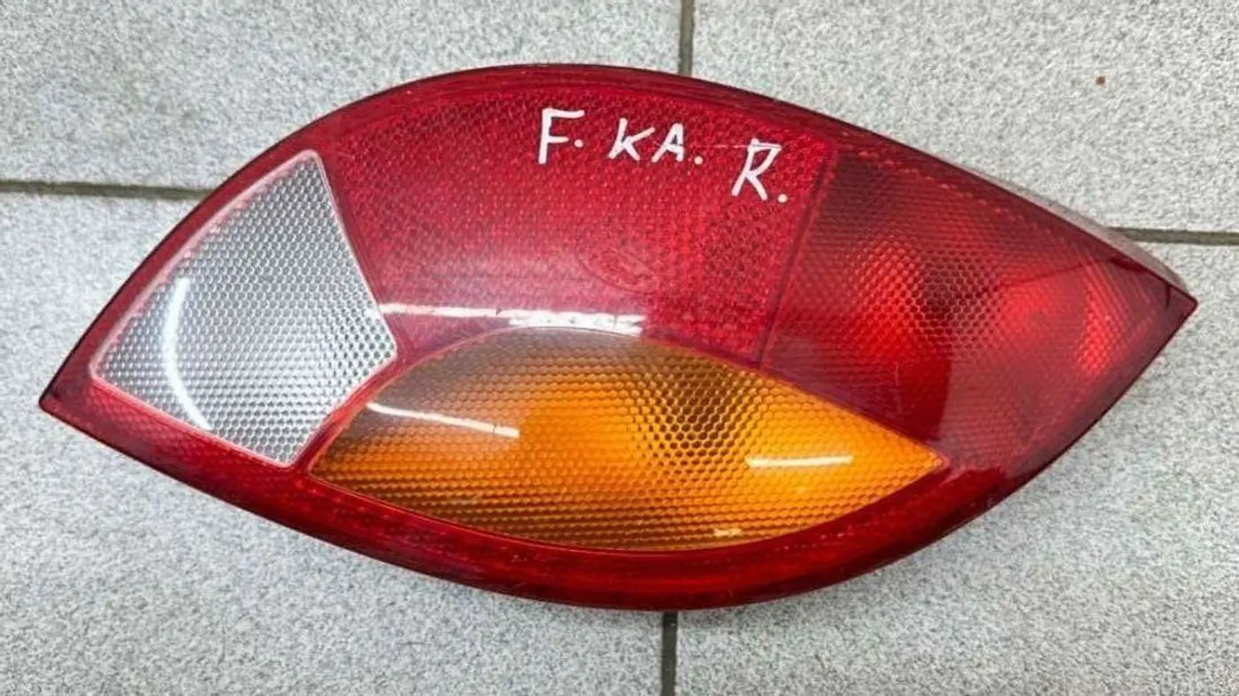 Фонарь задний правый к Ford KA 2000