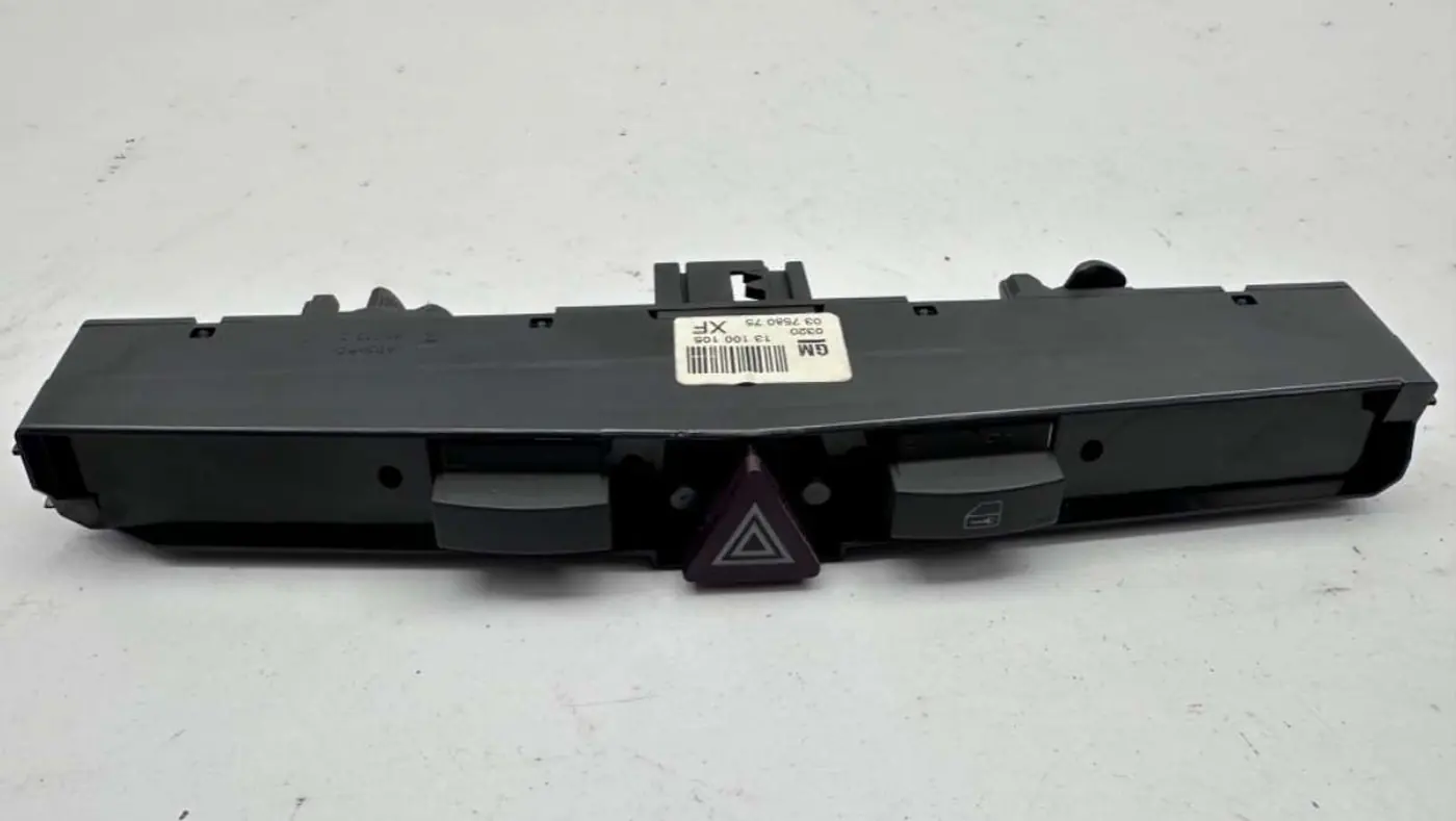 Кнопка  к Opel Zafira 2006