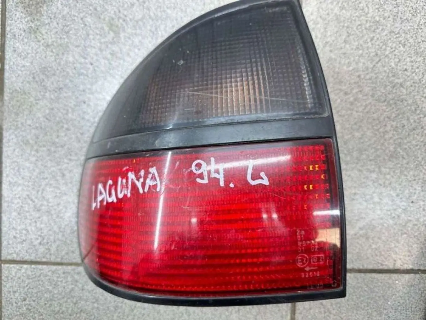 Фонарь задний левый к Renault Laguna 1994