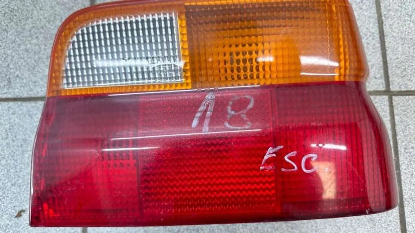 Фонарь задний правый к Ford Escort 1992