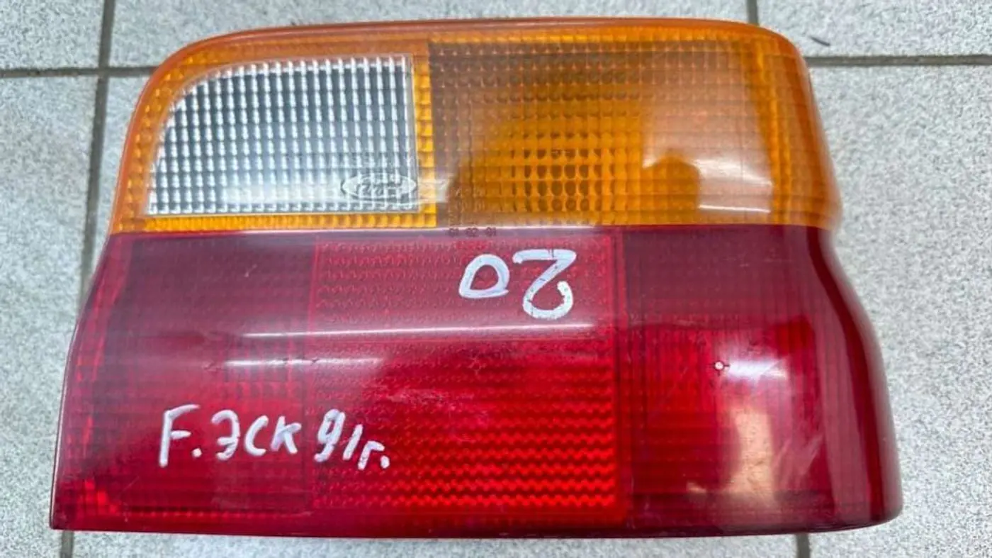 Фонарь задний правый к Ford Escort 1991