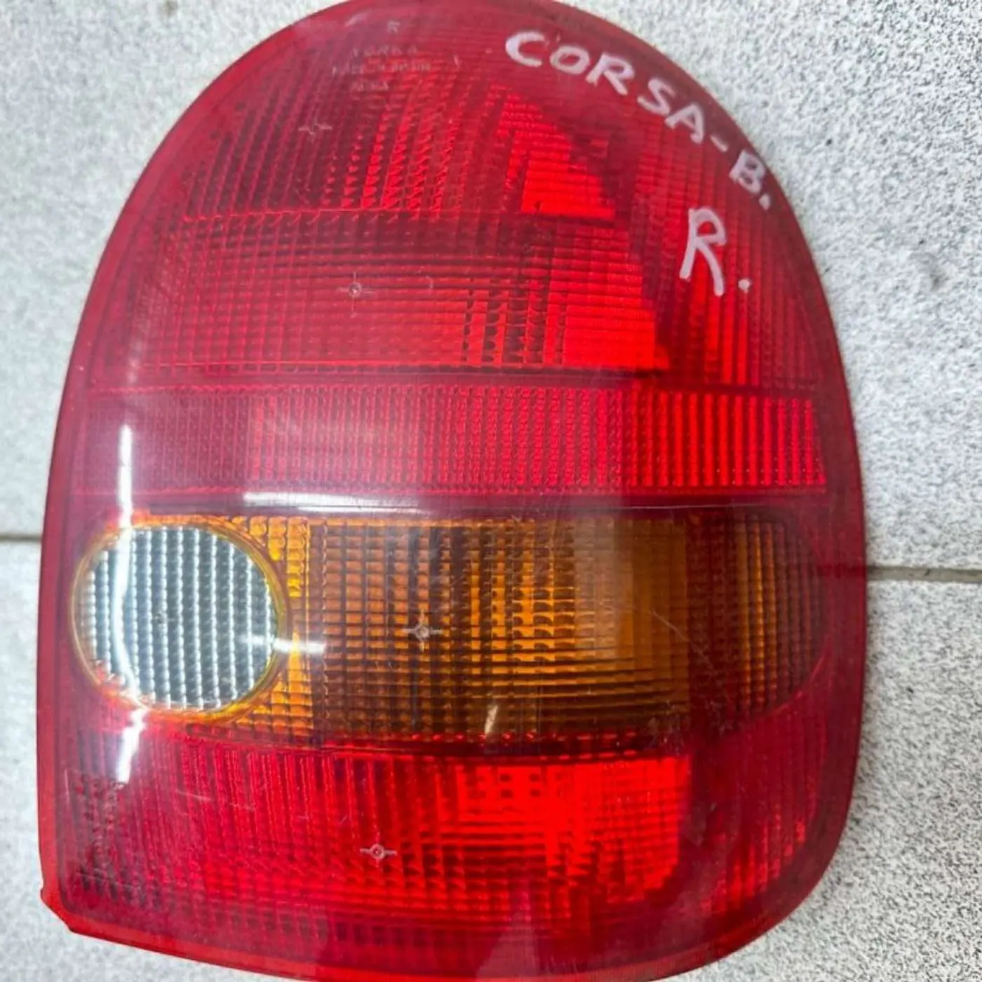 Фонарь задний правый к Opel Corsa 1997