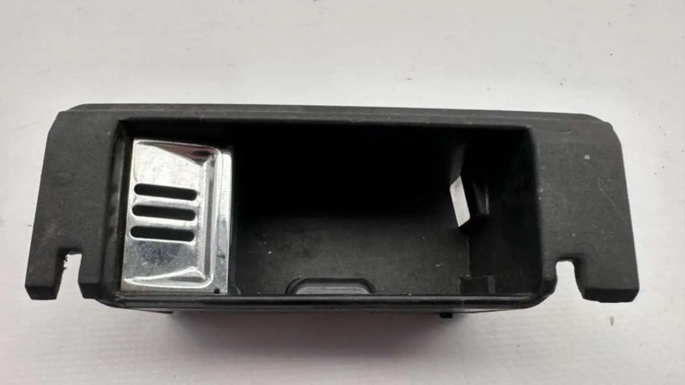 Пепельница к Audi A6 2003