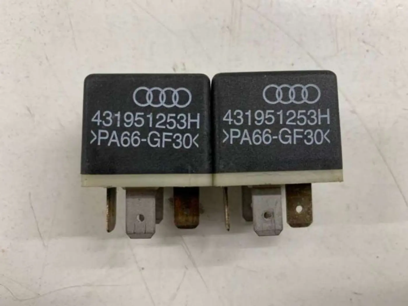 Реле вентилятора к Audi A4 1996