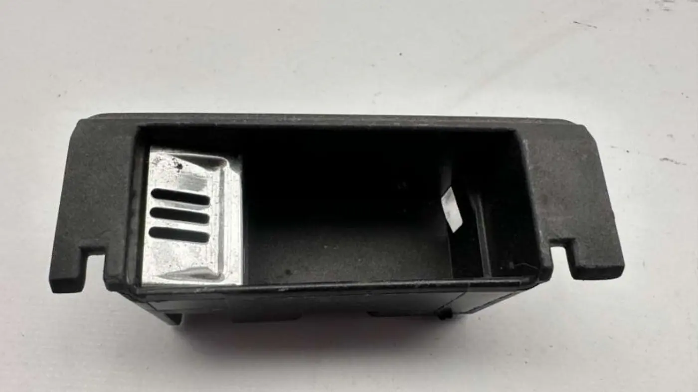 Пепельница к Audi A6 2003