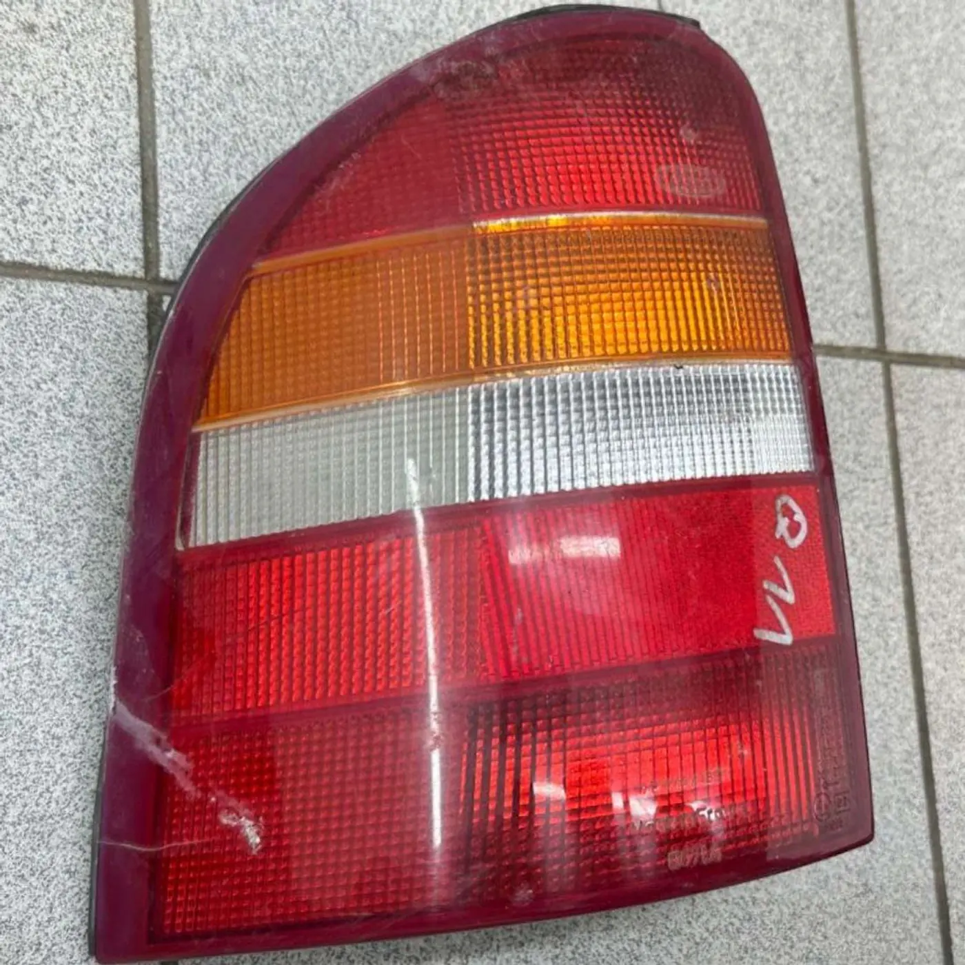 Фонарь задний левый к Ford Mondeo 1998