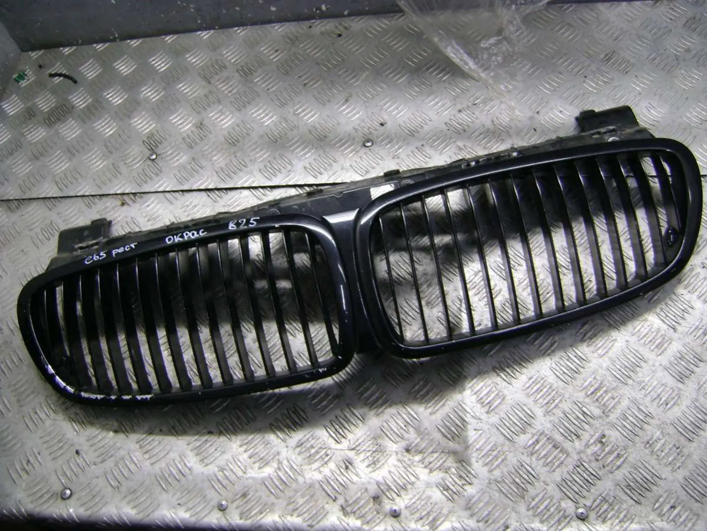 Решетка капота к BMW 7 series 2006