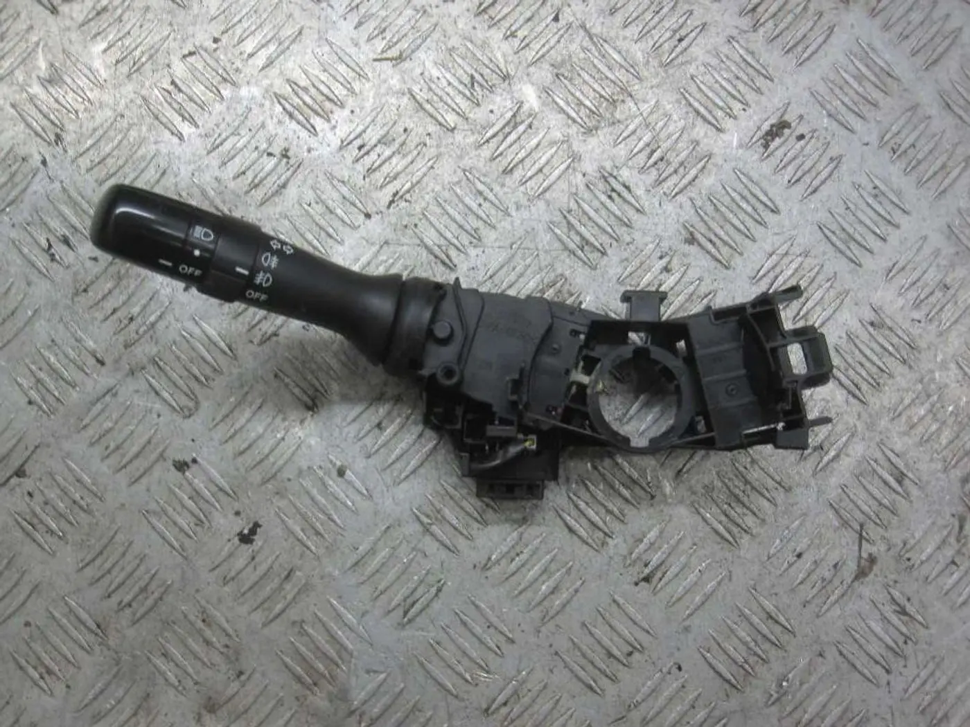 Переключатель поворотов к Toyota Prius 2006