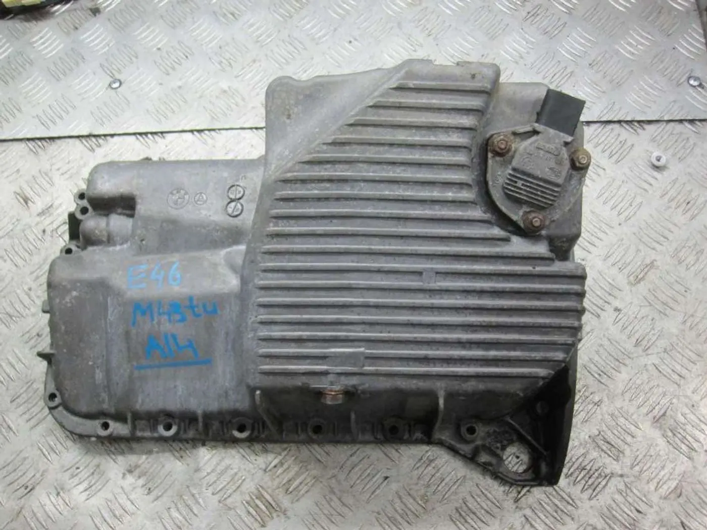Поддон к BMW 5 1999