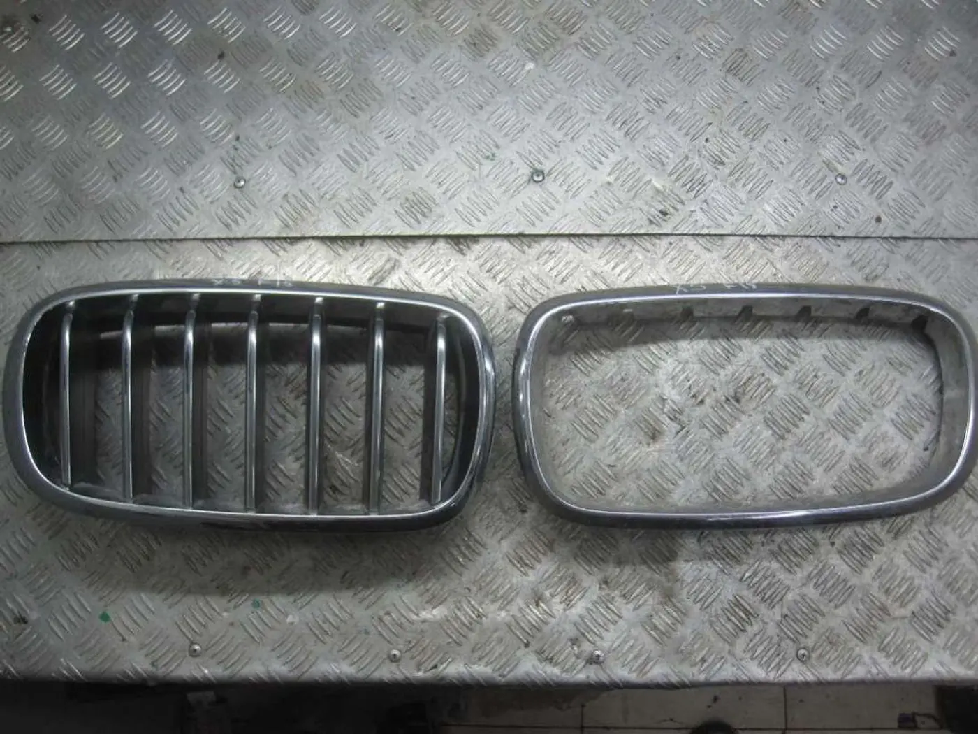 Решетка капота к BMW X5 2014
