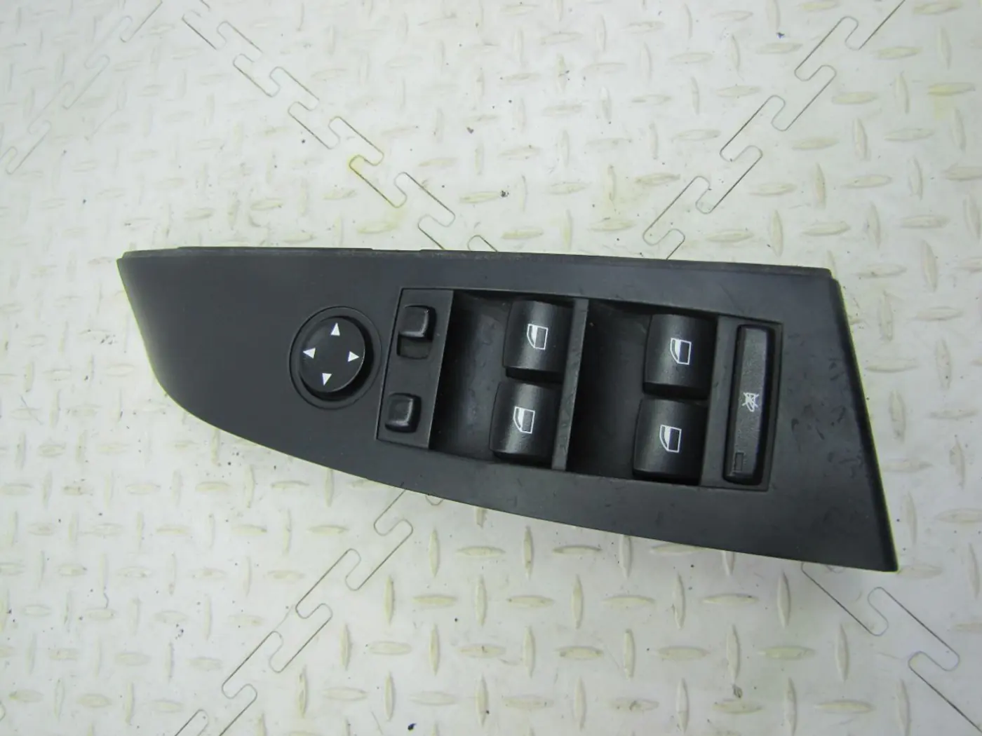 Блок кнопок к BMW 5 2006