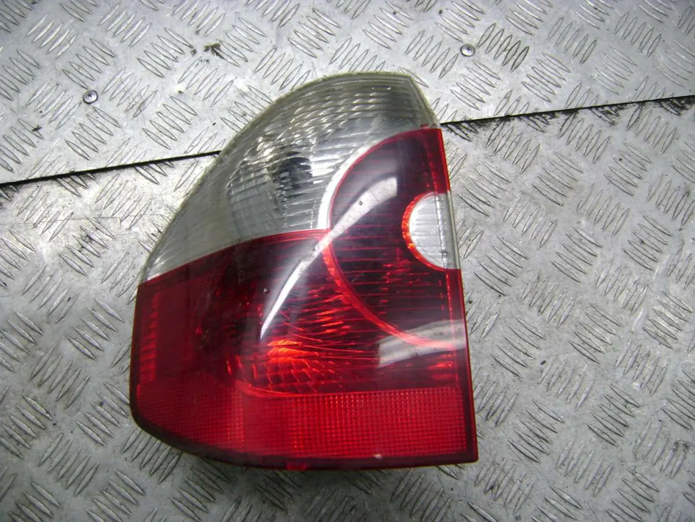 Фонарь задний левый к BMW X3 2005