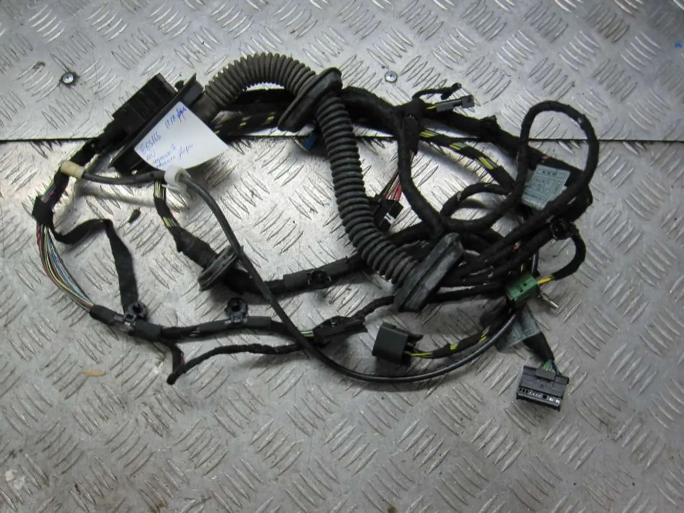 Проводка двери к BMW 7 series 2002