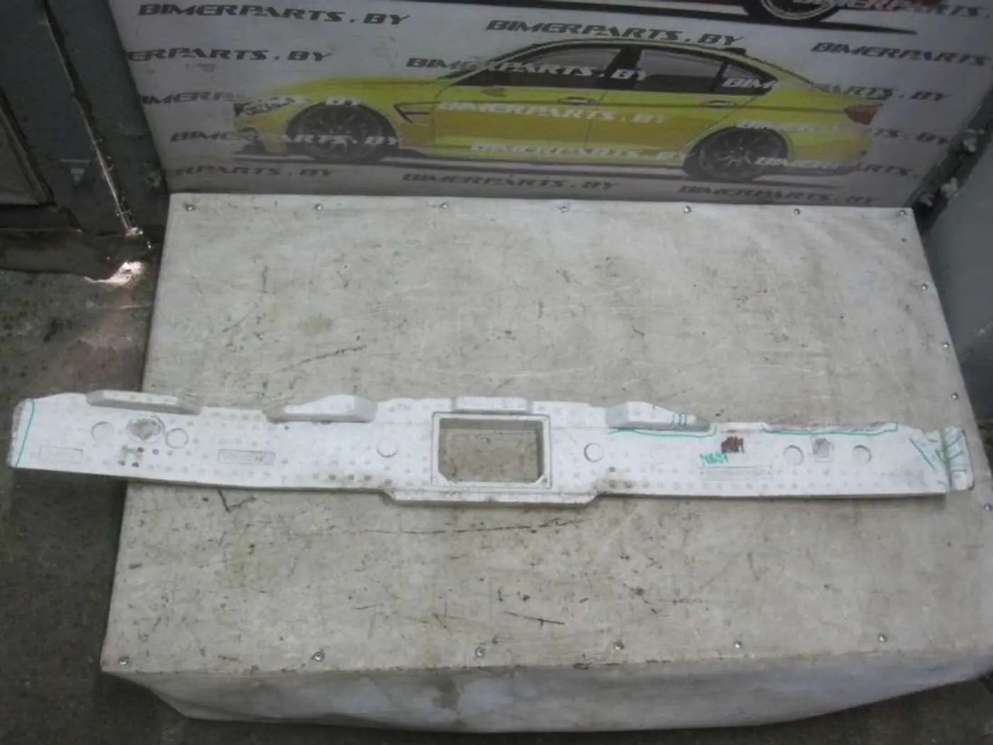 Усилитель бампера к Toyota Prius 2006