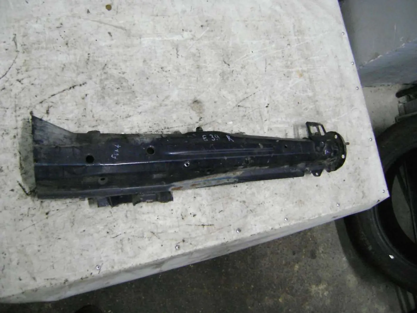 Лонжерон правый к BMW 5 1998