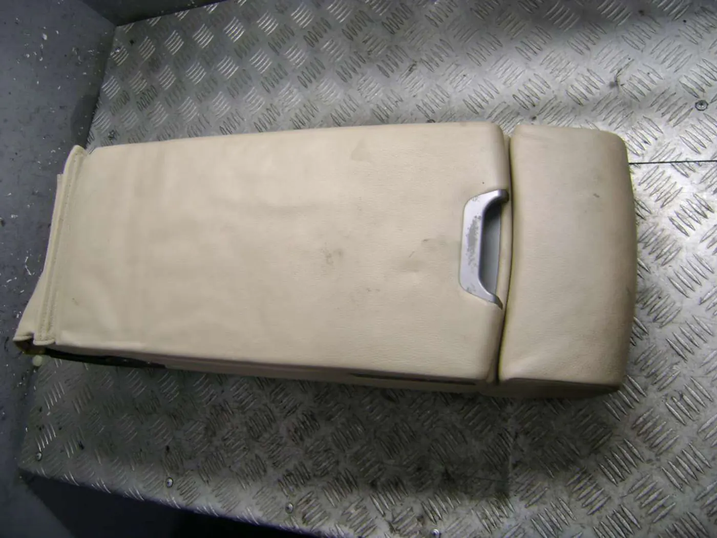 Подлокотник к BMW 7 series 2006