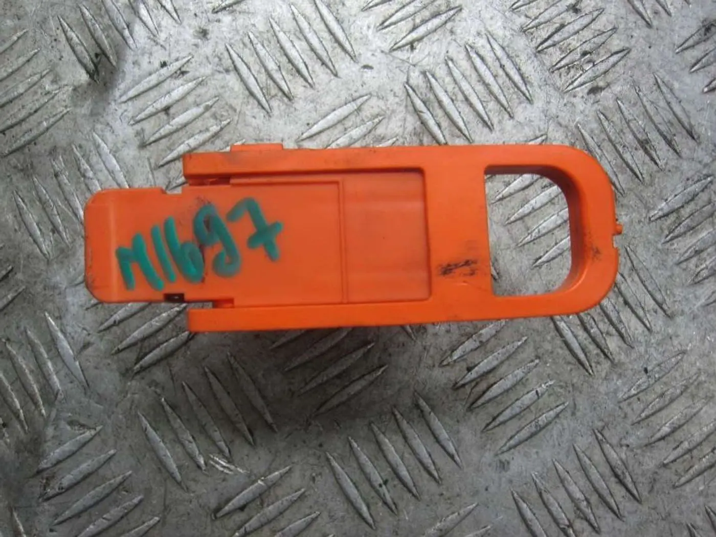 Предохранитель высоковольтный к Toyota Prius 2006